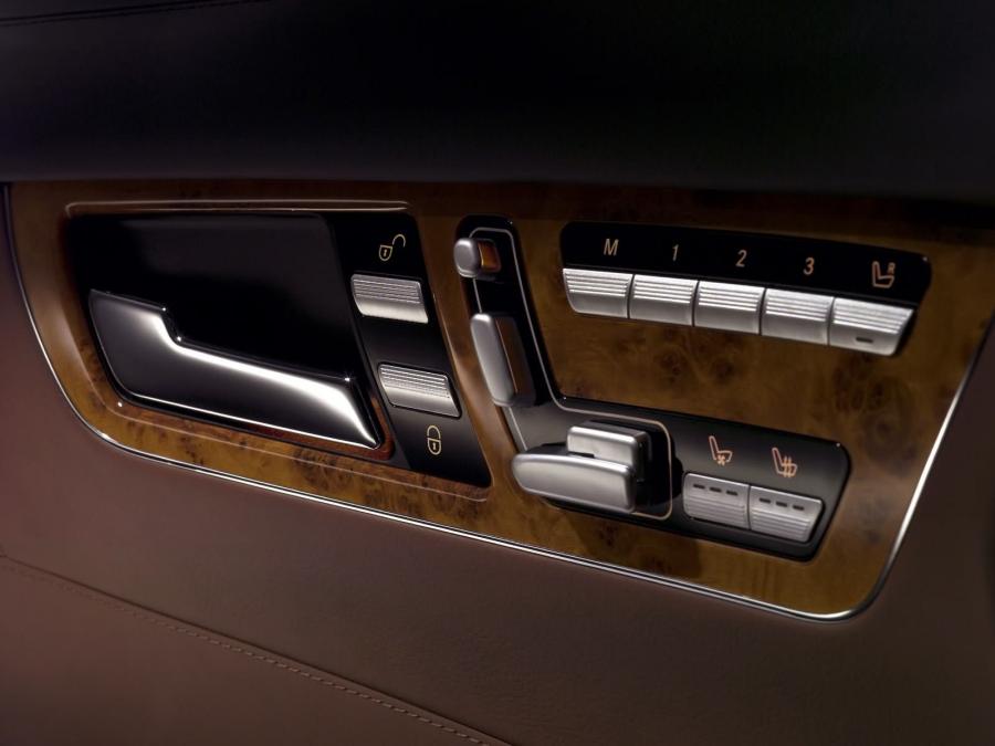  Mercedes-Benz CL600 2007 года  (фото 25 из 95)